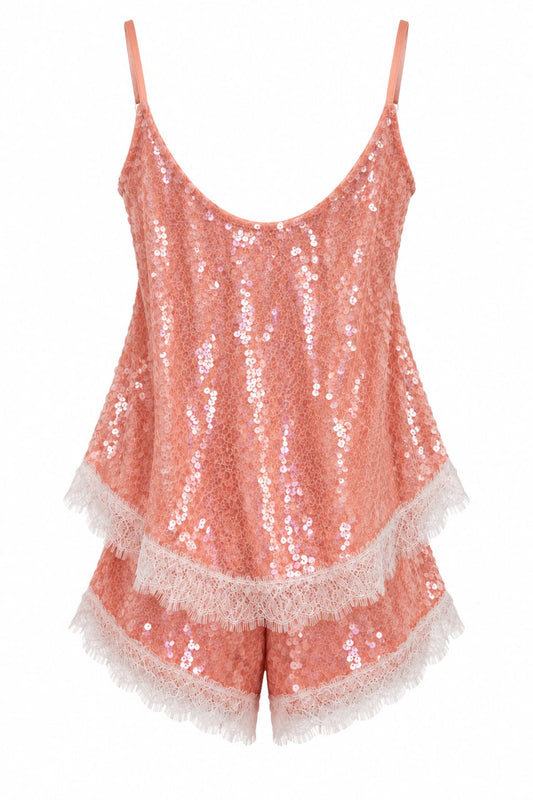 Conjunto Darcie da marca FICA, roupa feminina com detalhes elegantes, tecidos suaves e design moderno, em cores delicadas.