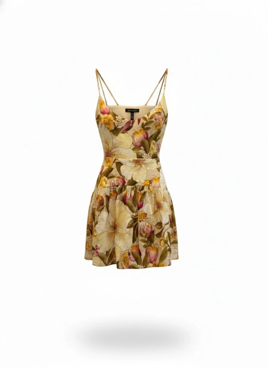 Vestido curto romance em flor da Wanessa Lopez Concept, com detalhes florais e estilo feminino para ocasiões especiais.