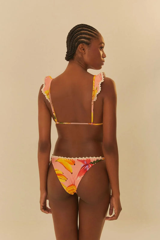 Biquini artesanal Gosto De Banana da FARM, com estampa vibrante e detalhes únicos, ideal para o verão.