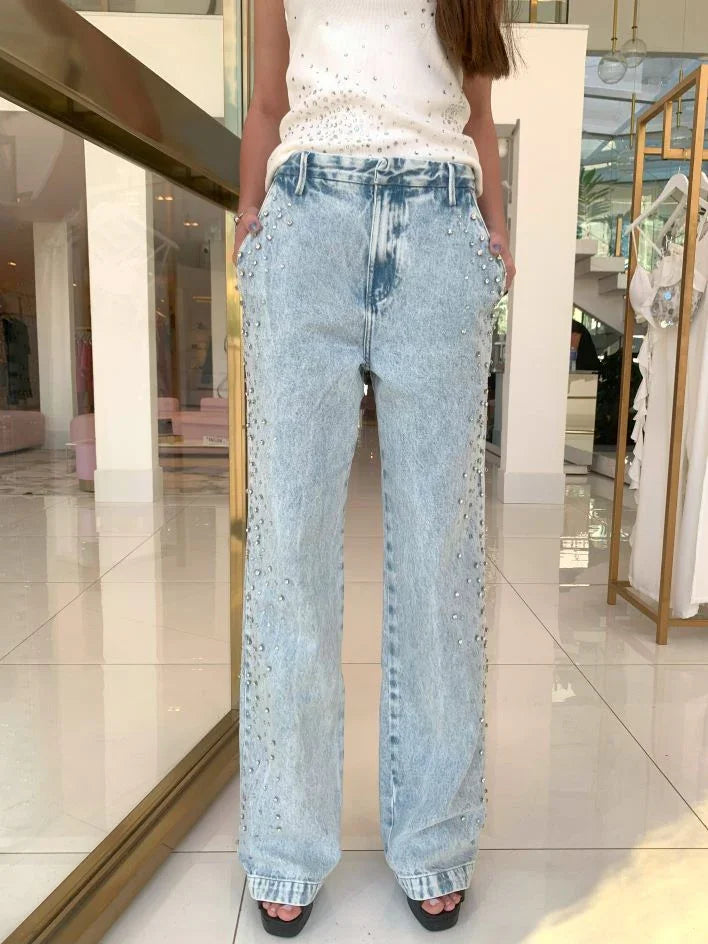 Calça Jeans Boot Wanessa Lopez Concept featuring a stylish bootcut design in a classic denim wash.
