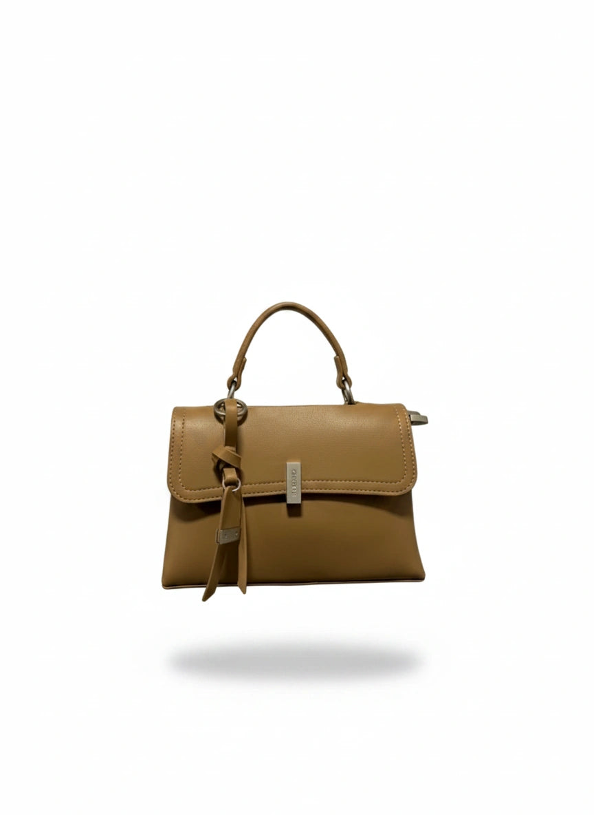 Bolsa feminina em couro ecológico Ruth da marca Wanessa Lopez Concept, mostrando detalhes e acabamento da bolsa.