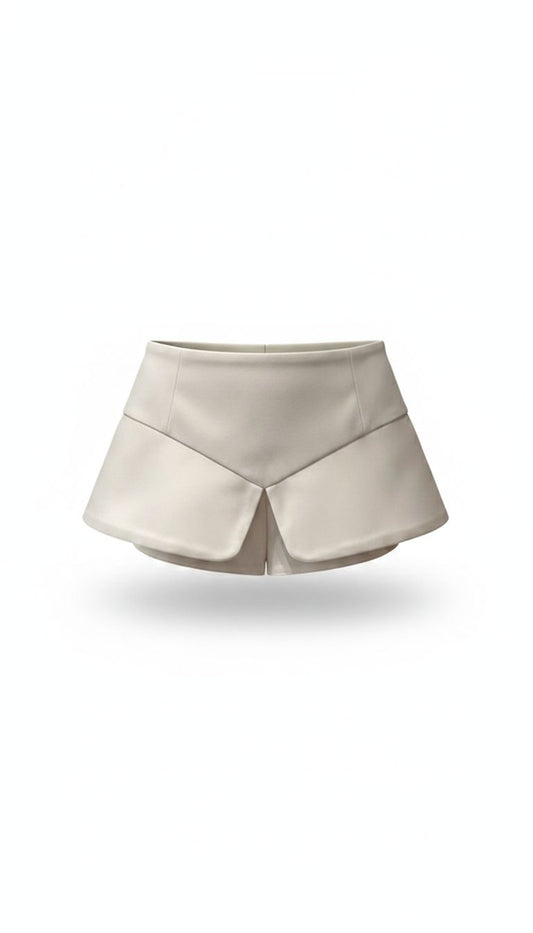 Cinto peplum da marca Wanessa Lopez Concept, com design elegante e detalhes em tecido, usado na cintura de uma roupa.