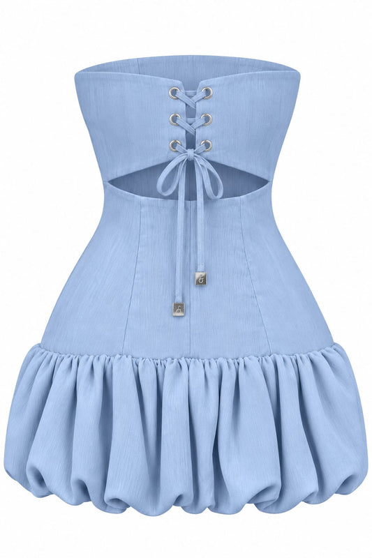 Vestido Aiko da marca FICA, com estampa floral, decote arredondado e mangas curtas, exibido em uma modelo.