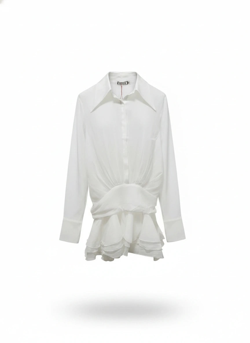 Vestido drapeado com botões da Wanessa Lopez Concept, em tecido leve, exibido em detalhe na imagem.