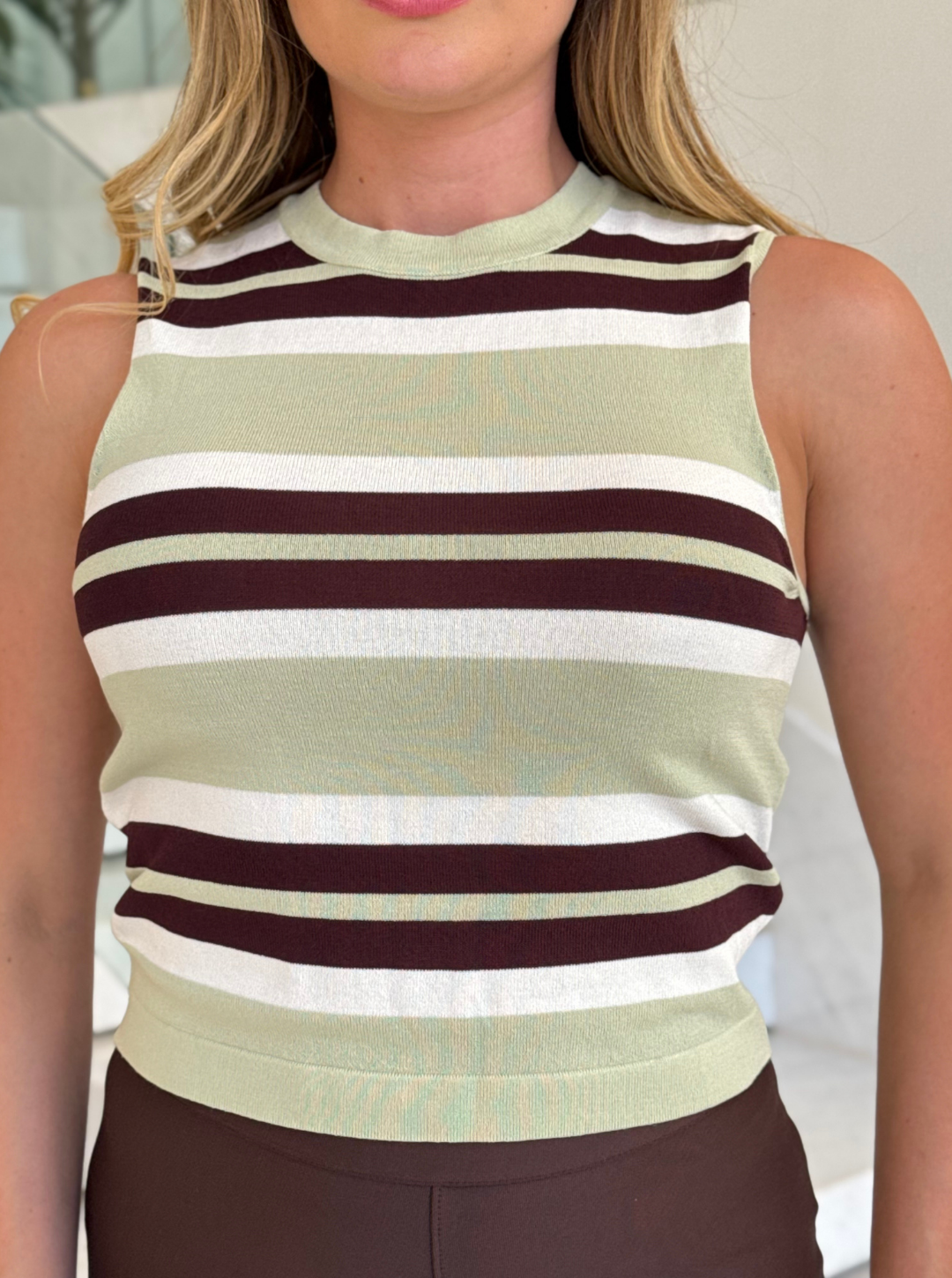 Blusa de tricot Ananda da Animali em tons vibrantes, destacando textura e design elegante.