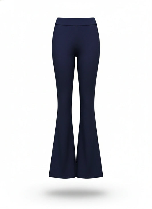 Calça flare Wanessa Lopez Concept, estilo moderno com cintura alta e comprimento ajustado, em tecido preto.