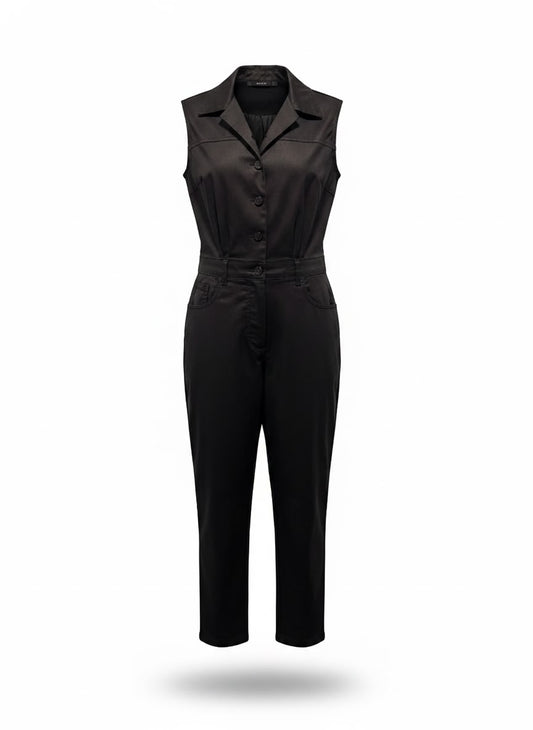 Macacão feminino WLC Poliana com ajuste confortável, tecido leve e detalhes elegantes, ideal para ocasiões casuais e sofisticadas.