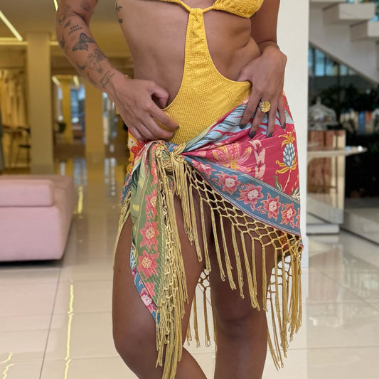 Saída de praia Amalfi da Farm, roupa de banho de tamanho único com estampa colorida, ideal para o verão e momentos à beira-mar.