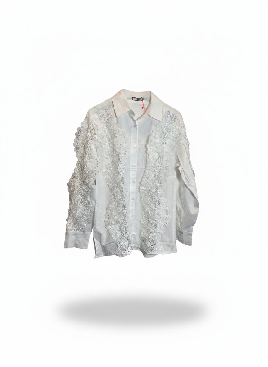 Blusa de Renda Com Botões