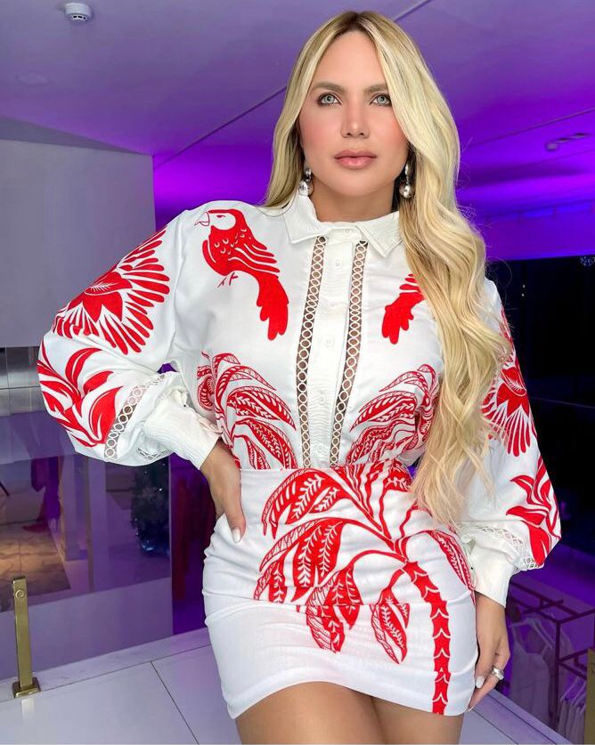 Camisa Manga Bufante by Wanessa Lopez Concept in soft fabric with voluminous sleeves and a stylish silhouette.