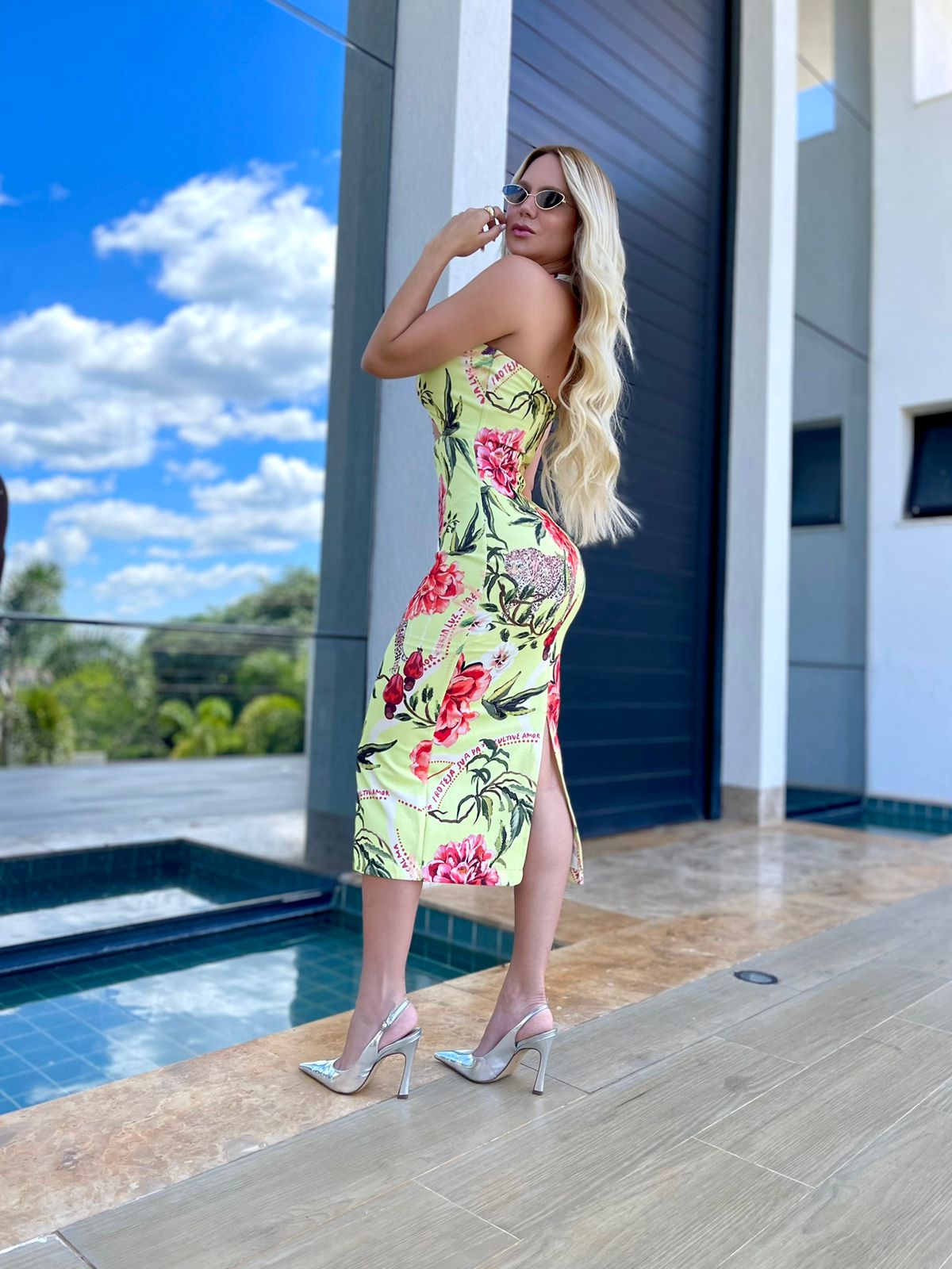 Vestido midi de amarração verde da Lopz, estilo elegante com detalhes em nó na cintura, ideal para ocasiões especiais.