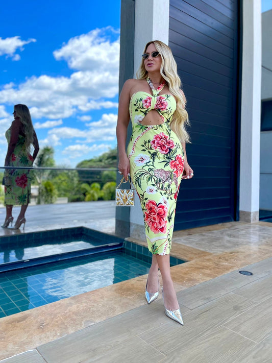 Vestido midi de amarração Haja Luz da Lopz, modelo verde, com detalhes de amarração na parte superior e saia fluida.